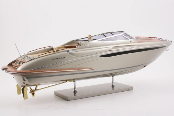 Riva Rivarama Grey Sand Hull 1:20