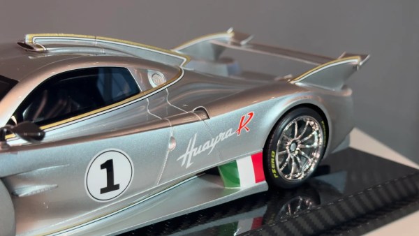VIP Model Pagani Huayra R #1
