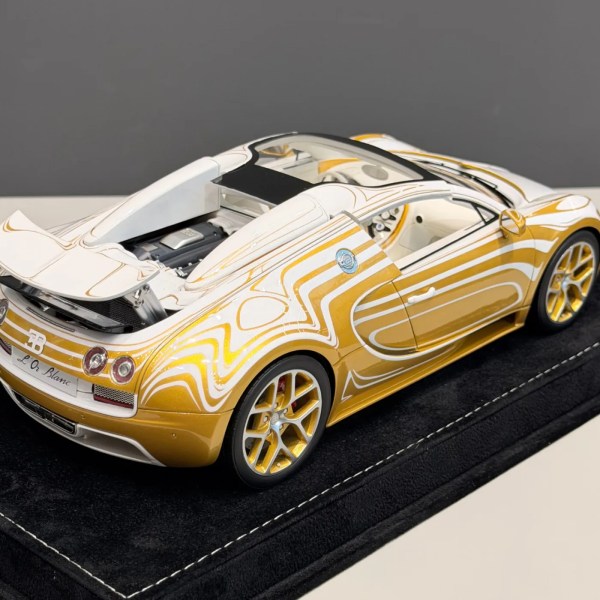 Bugattti Veyron 16.4 - white & gold