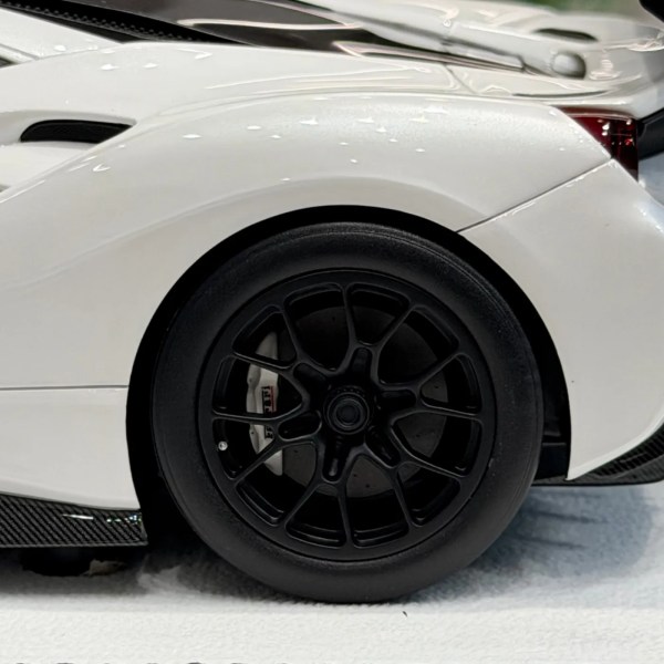 FERRARI-488 challenger EVO-WHITE
