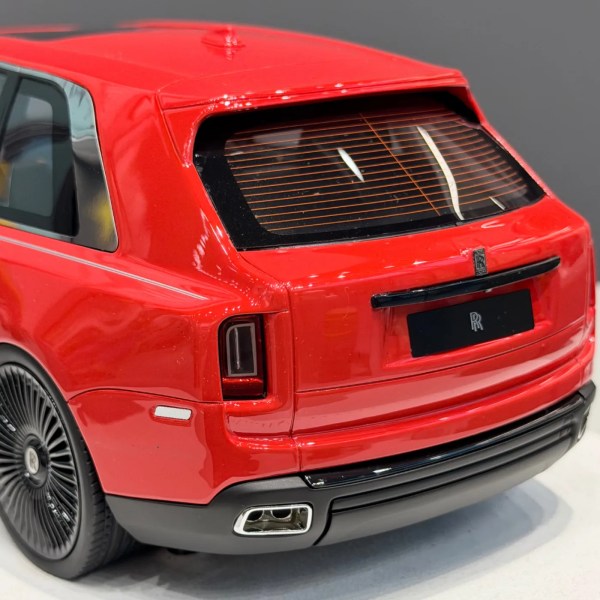 Rolls -Royce Cullinan-Red