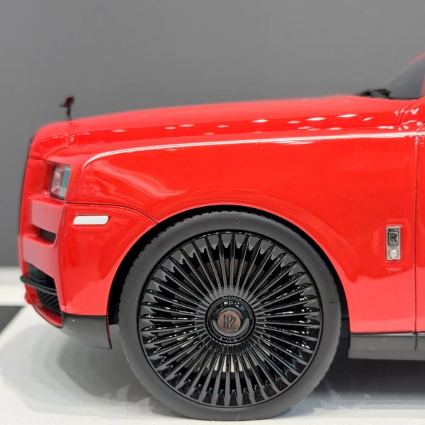 Rolls -Royce Cullinan-Red