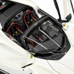 FERRARI- La Ferrari Aperta-White