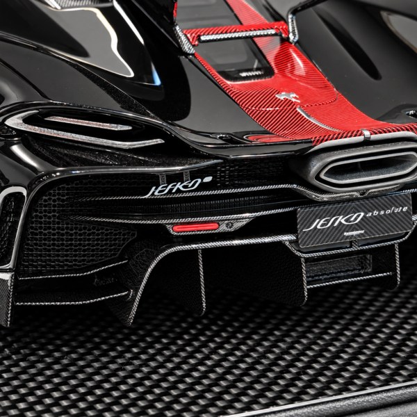 Koenigsegg Jesko Absolut - black and red